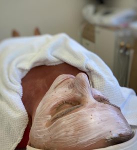 Botoxová maska po mezoterapii bezihlová bezihlový botox kyselina hyaluronová výplň vrások hlboké jemné vrásky detox farba na obočie