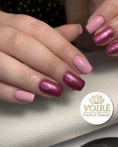 Gelové nechty v salóne trenčiansky kraj móda trendy pink ružové trblietavé čistota dokonalé nechty manikúra